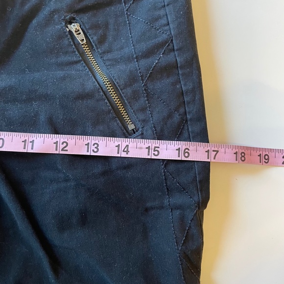 Anthropologie Pilcro Womens Moto Pants Black Ankle Zip Diamond Stitched size 2 - Picture 11 of 14